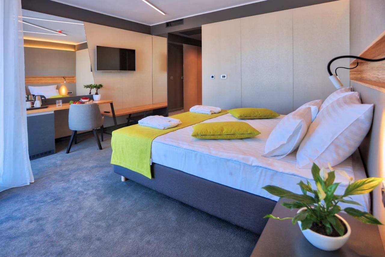 Hotel Olea Novalja Luaran gambar