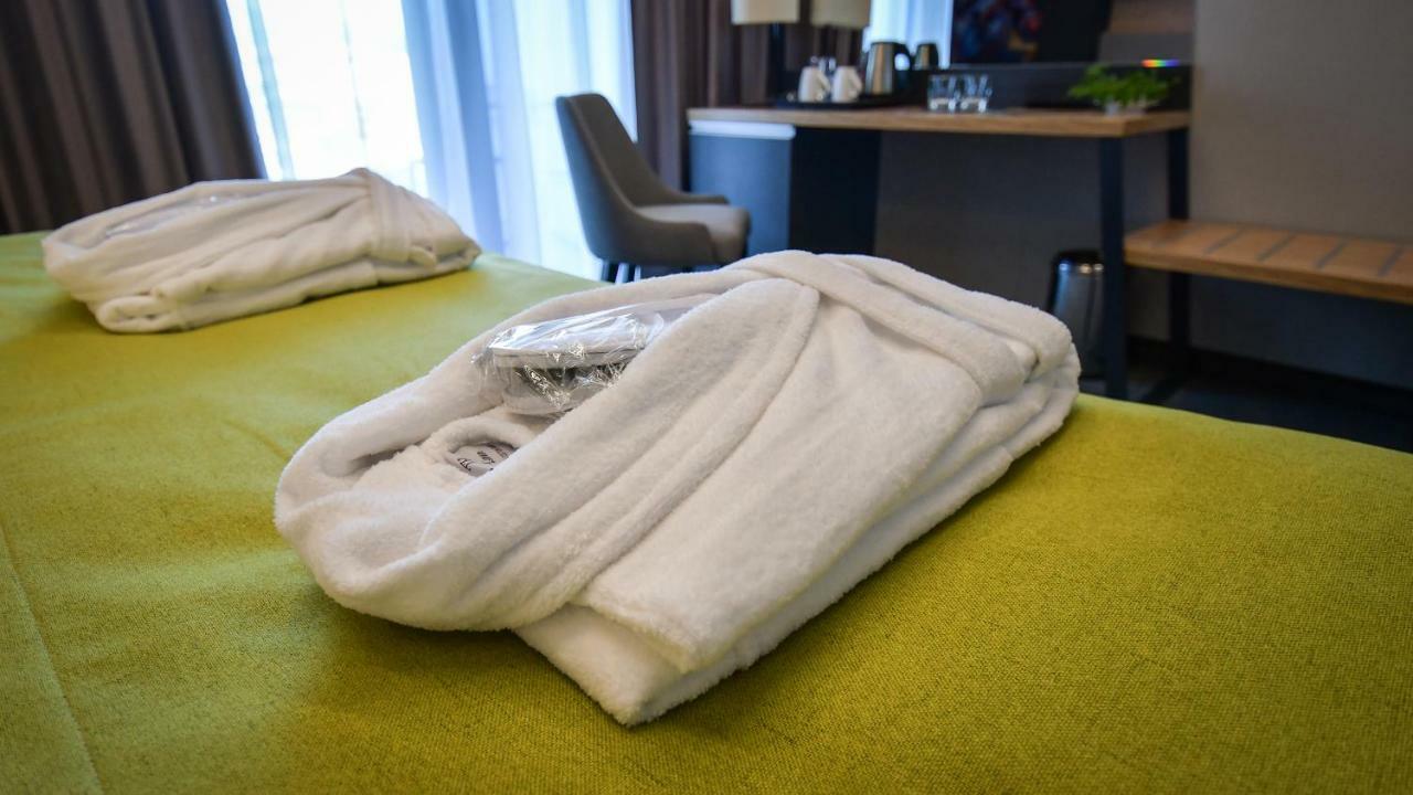 Hotel Olea Novalja Luaran gambar