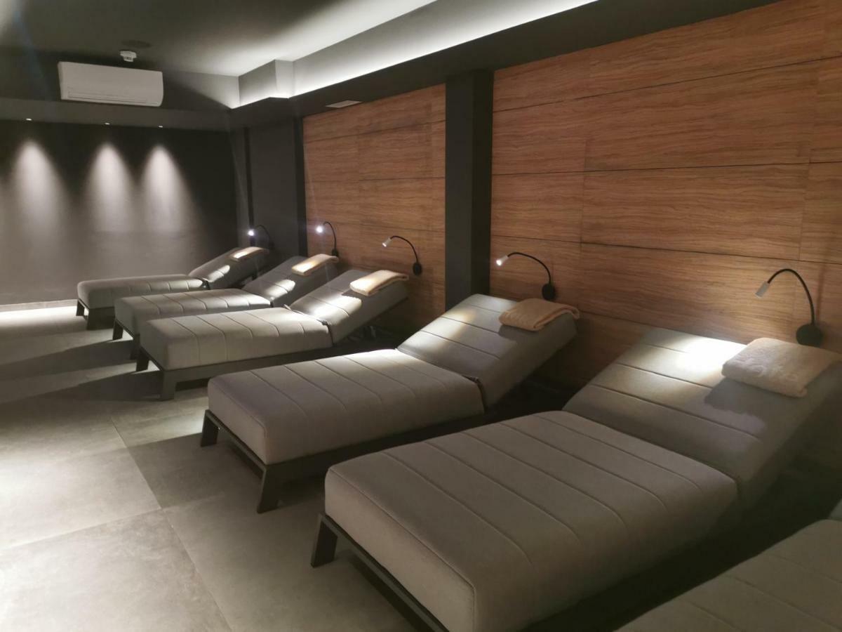 Hotel Olea Novalja Luaran gambar