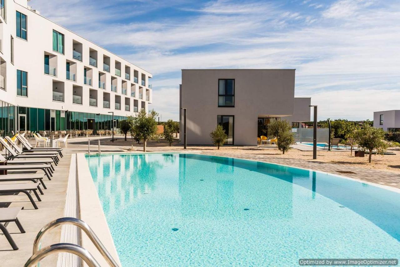 Hotel Olea Novalja Luaran gambar