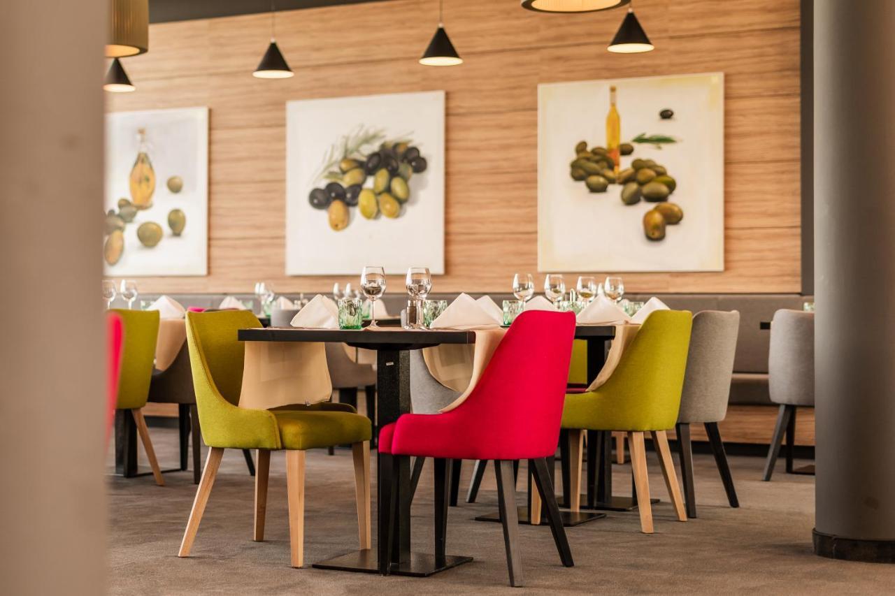 Hotel Olea Novalja Luaran gambar
