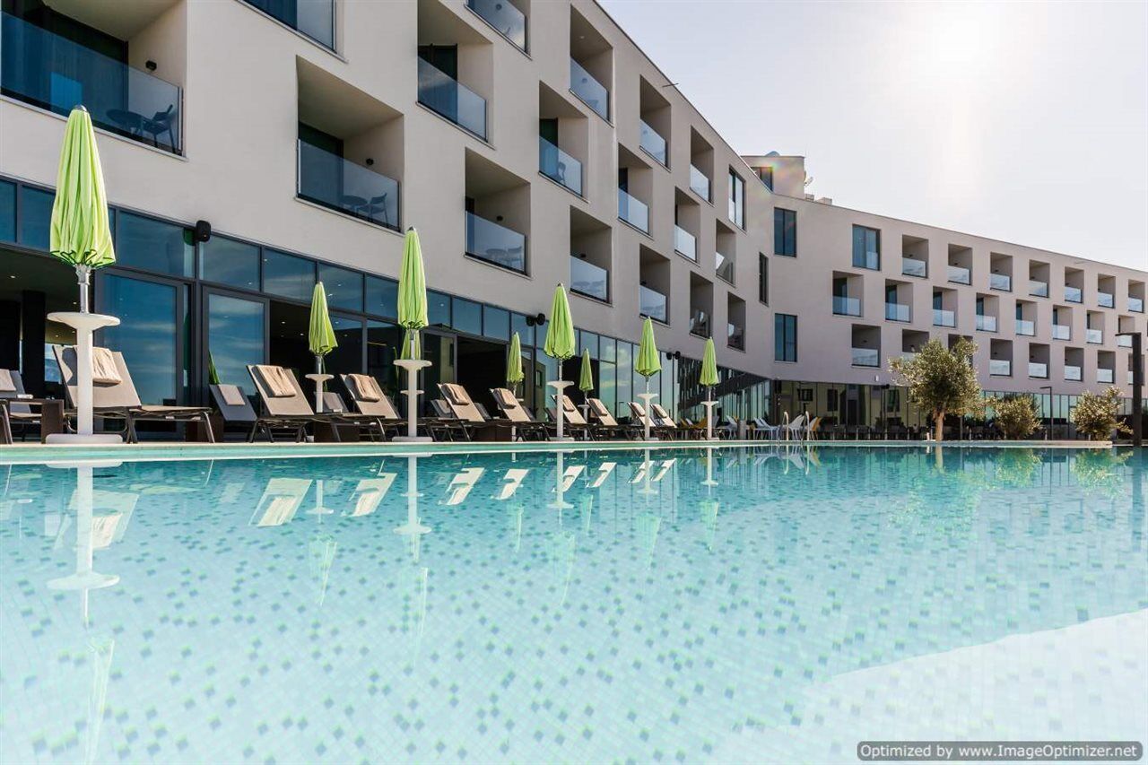 Hotel Olea Novalja Luaran gambar